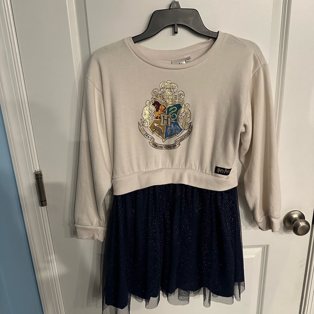 Warner Bros Cream and Blue Sweatshirt with Crest